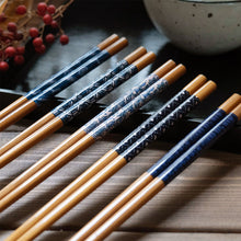 Load image into Gallery viewer, Bamboo Chopsticks Set