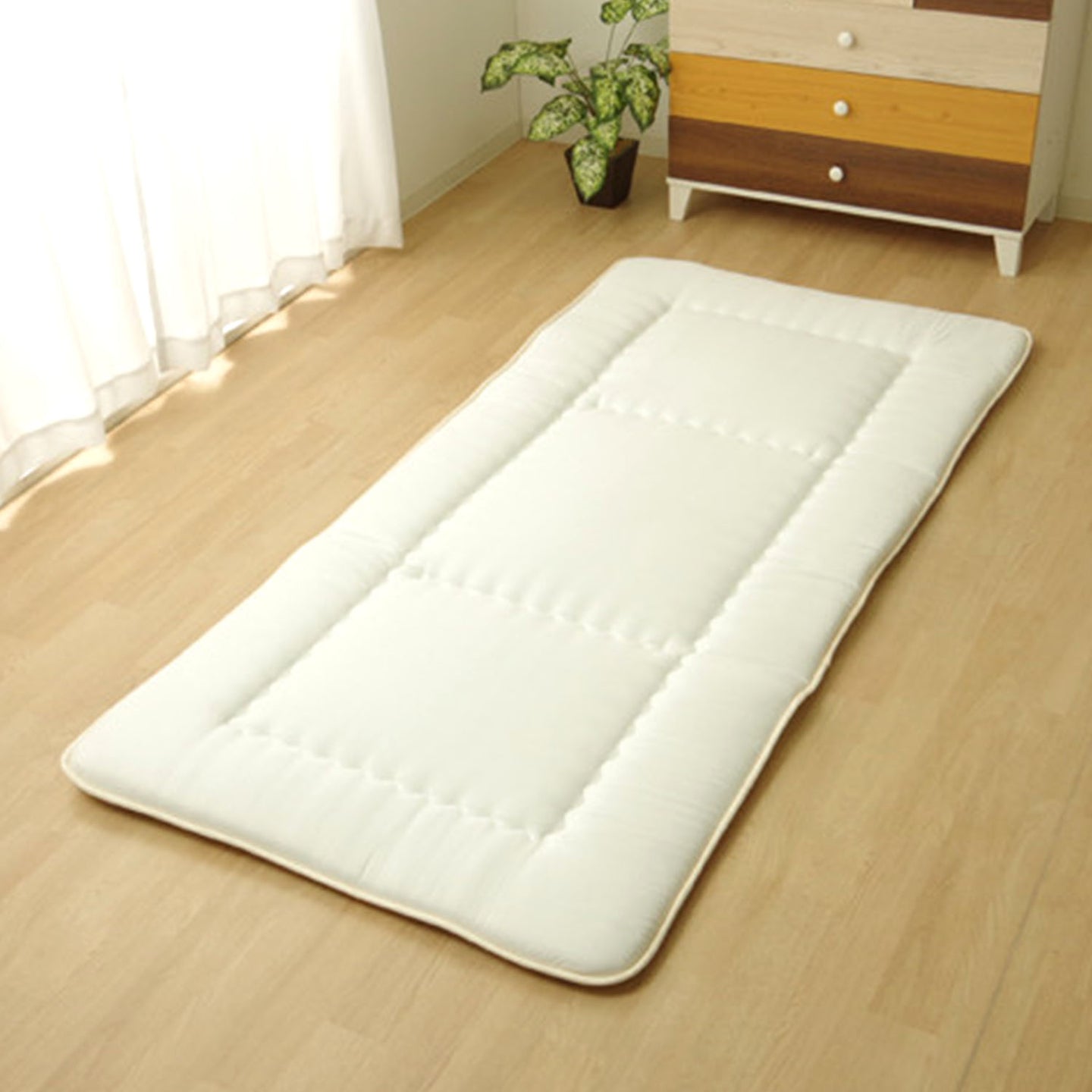 Futon in White